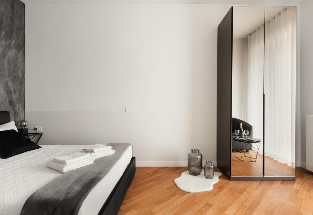 Deluxe Central Apartment Бергамо Экстерьер фото